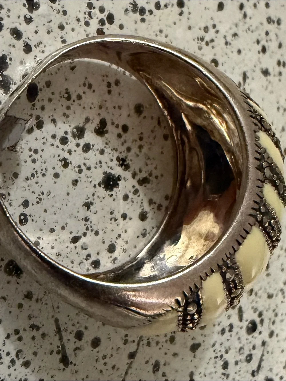 Vtg Sterling Silver Thai Cream Enamel Stripe Dome Ring